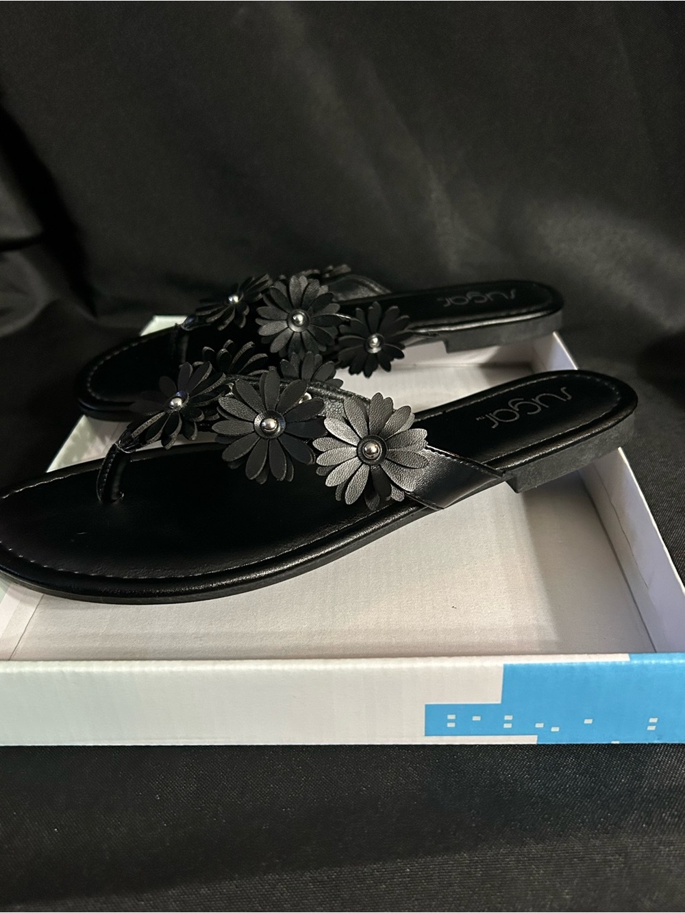 Sugar Finesse Women’s Black Daisy Floral Thong Sandals SZ 9 BNIB - Picture 4 of 14